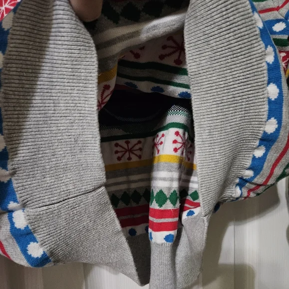 Disney Minnie Mouse Festive Christmas Sweater - Picture 8 of 11